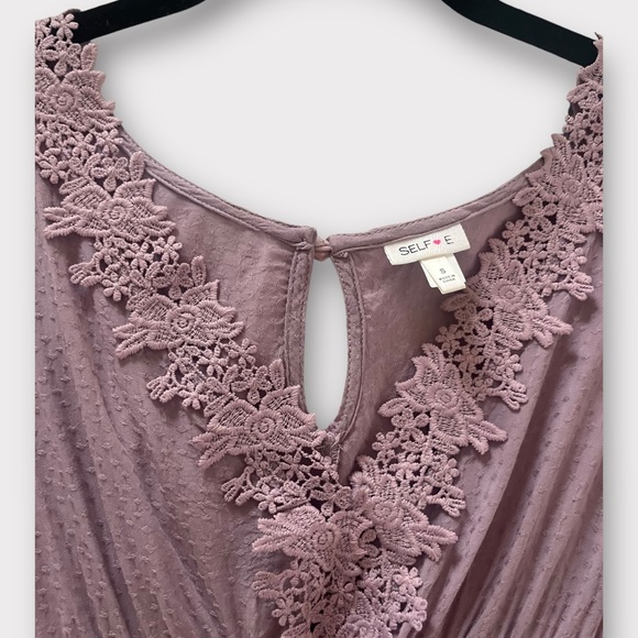 Light Pink/Mauve Long Sleeve Blouse with Lace Detailing - Picture 2 of 5